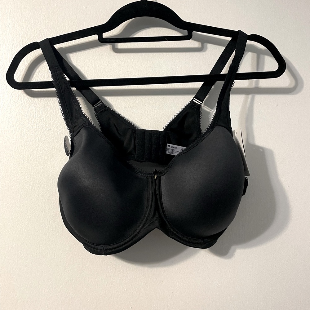 NWT Never Worn Wacoal 40C Basic Beauty Spacer Underwire T-Shirt Bra in Black